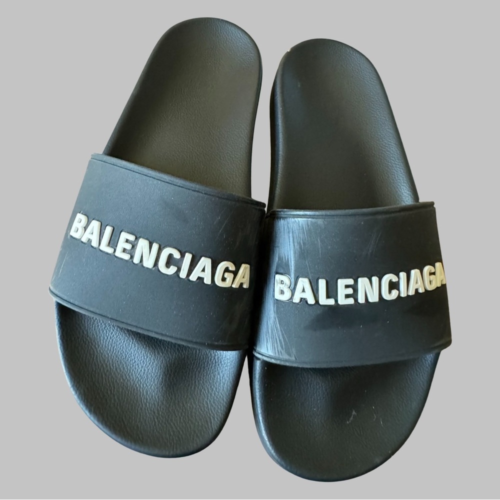 BALENCIAGA Pool side sandals sz 7 men or 9 women made in italy